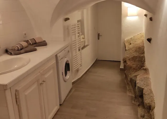 Les Voutes De Pascaline, Vue Et Montagne, Daire