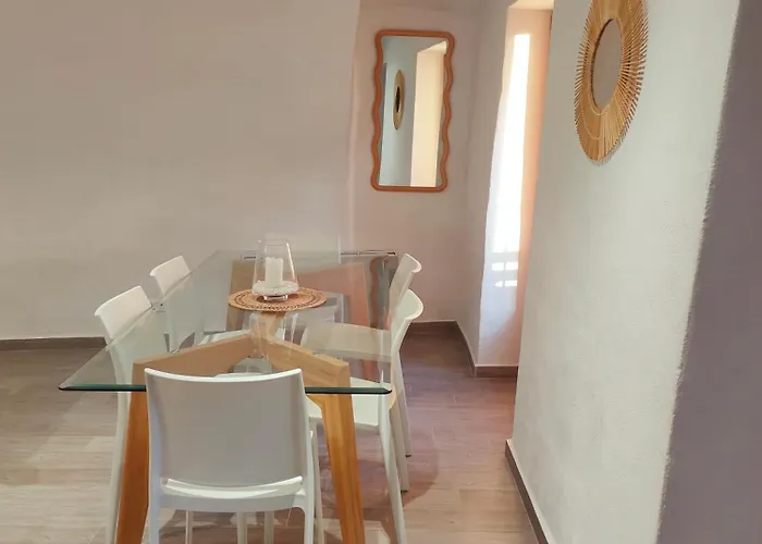 Les Voutes De Pascaline, Vue Et Montagne, Daire